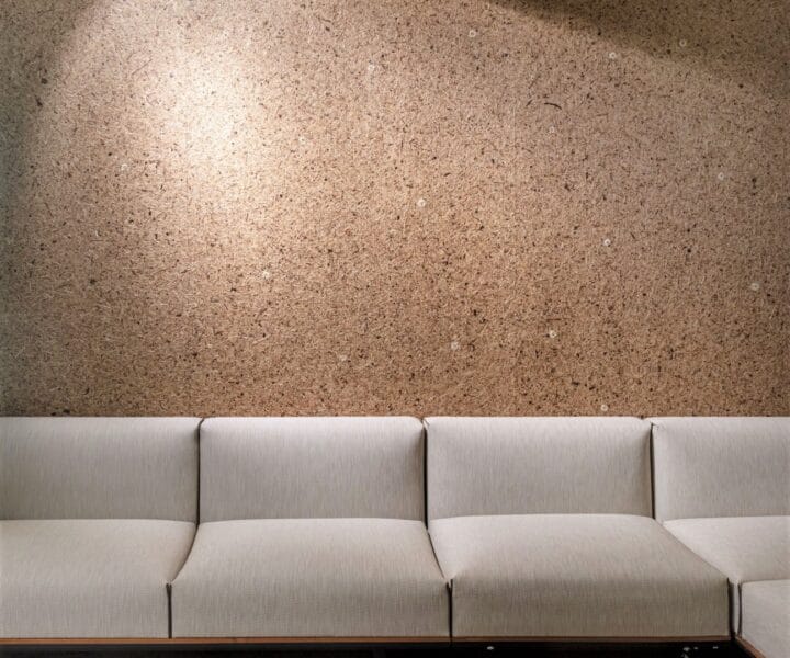 11-Anwendung-Tapete_WILDSPITZE-MARGERITTA_wallpaper_CARMEL-Business-Showroom-Israel-1-web-bear-720x600