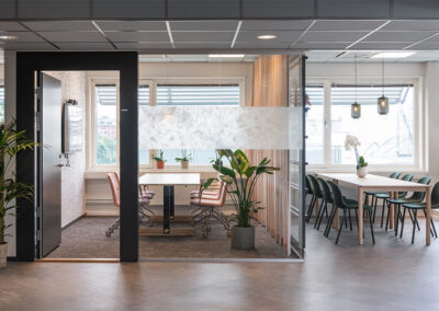 Improving Life With Plants and Organoid For a Feel-good Fitout